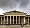 Front of the British Museum with its long row of columns and pediment
