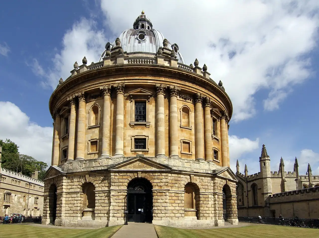 The round, domed Radcliffe Camera in Oxford