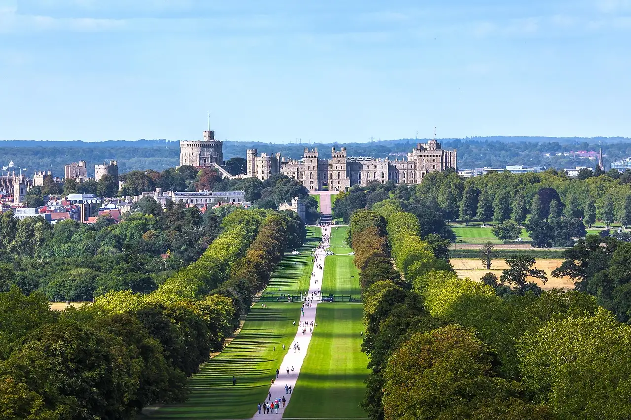 Windsor Castle at the end of the tree-lined Long Walk